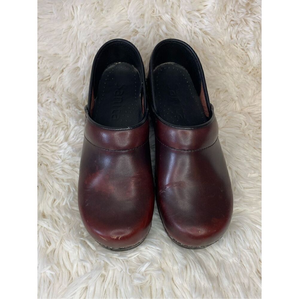 Sanita Women Professional Clogs Size 3.5-4.0 EUR 35 Burgundy Brush Off Leather S